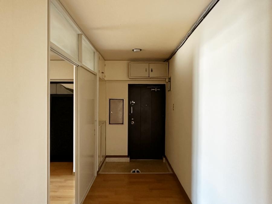 中郡大磯町大磯の売買物件/玄関｜左側に下足箱もあります