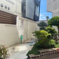 藤沢市片瀬海岸二丁目の売買物件/共有部│砂汚れは洗い落としてから入館しましょう。