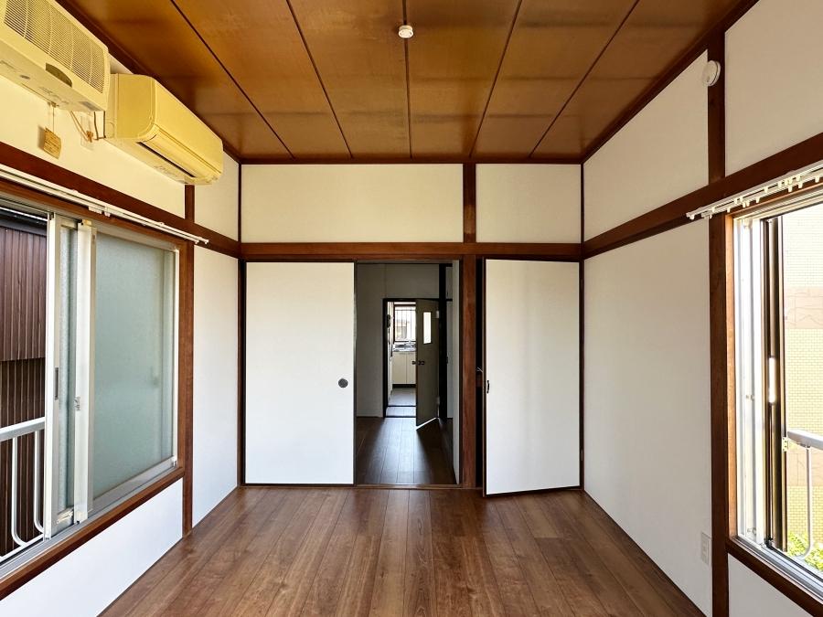 藤沢市辻堂新町三丁目の賃貸物件/2階洋室｜奥の部屋には庭側に窓がないので、やはり暗い印象です