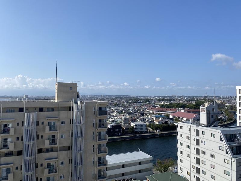 藤沢市片瀬海岸一丁目の賃貸物件/共有部│玄関前から見る眺め