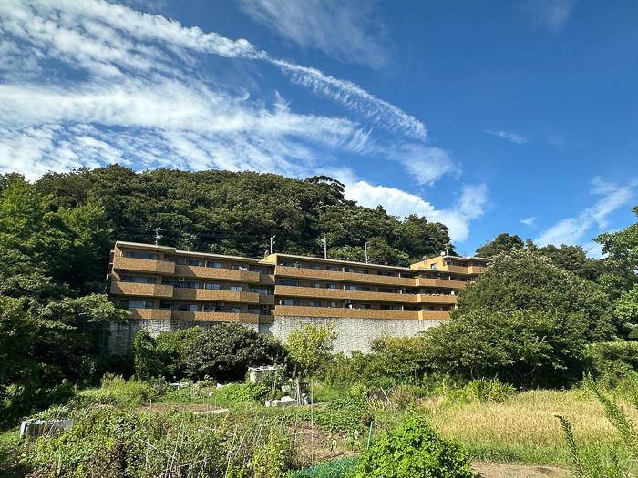 葉山町長柄の売買物件/これだけ緑にかこまれたマンションも珍しい