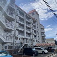 藤沢市鵠沼海岸二丁目の売買物件/外観│駐車場は空き無しです。