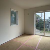 葉山町一色の売買物件/南東側6帖の部屋