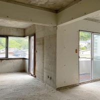 鎌倉市笛田五丁目の売買物件/2階│窓の向こうに緑が見えて嬉しい