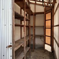 横須賀市芦名一丁目の賃貸物件/納屋｜建物裏にはちょっとした倉庫があります。施錠も出来、道具や材料を置いたり出来ます。