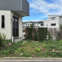 葉山町下山口の賃貸物件/駐車場｜奥行きが狭いため、軽自動車のみとなります。