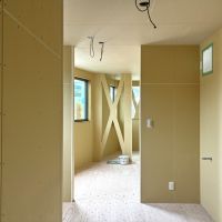 鎌倉市腰越三丁目の賃貸物件/2階室内（2階の方が構造の壁が多いのが分かります）