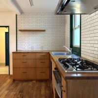 鎌倉市材木座二丁目の賃貸物件/キッチンはL字型。食洗器やグリルもあり、充実しています