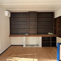 鎌倉市材木座二丁目の賃貸物件/リビングの造作棚。素敵に活用したい