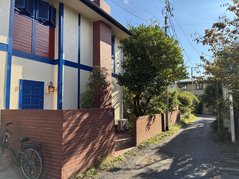 鎌倉市材木座二丁目の賃貸物件/建物と前面道路