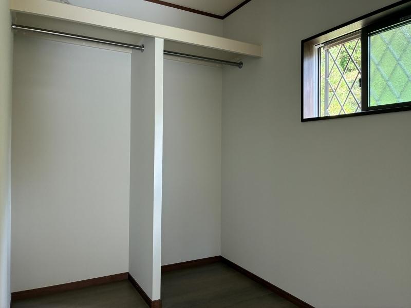 葉山町上山口の賃貸物件/クローク|3帖程度はある広々サイズです。