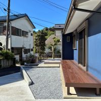 葉山町上山口の賃貸物件/外部|サンデッキのまわりは砂利敷きのため、土で汚れることもありません。