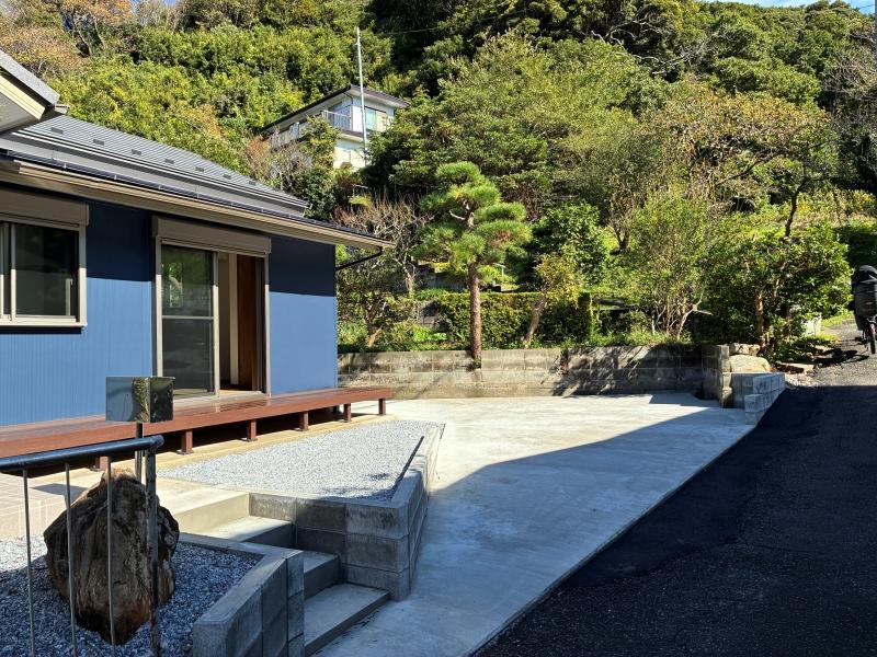 葉山町上山口の賃貸物件/駐車場|車を停めてもまだまだたくさんのモノが置けます。