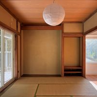 鎌倉市浄明寺四丁目の賃貸物件/2階 和室|1階と比べて天井高が低いので落ち着いた雰囲気