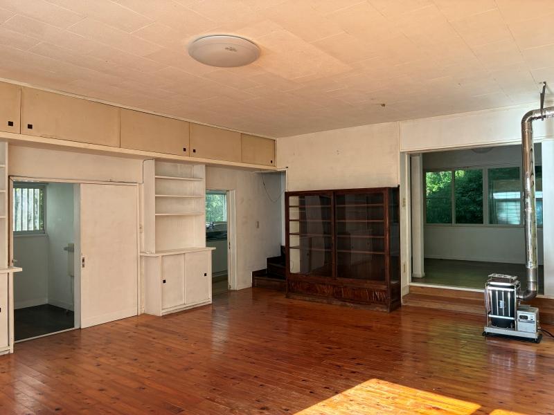 鎌倉市浄明寺四丁目の賃貸物件/1階 リビング|広々した約20帖の空間。木造住宅でここまで広い部屋があるのは珍しいです