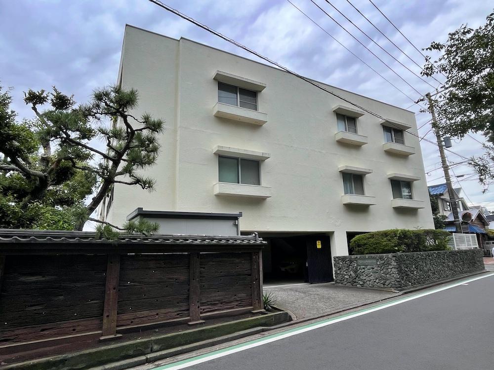 茅ヶ崎市東海岸南六丁目の売買物件/存在感にやられます。まるで「〇〇倶楽部」のよう。