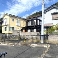 逗子市小坪五丁目の賃貸物件/外観│大通りから路地を進むと建物