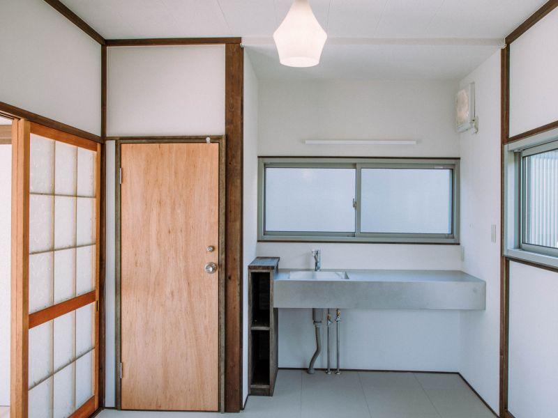 鎌倉市材木座一丁目の賃貸物件/2階セカンドリビング｜ミニキッチンもステンレス。