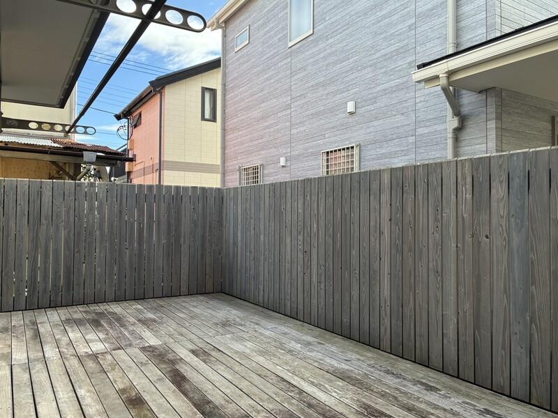 藤沢市辻堂六丁目の賃貸物件/1階のウッドデッキスペース