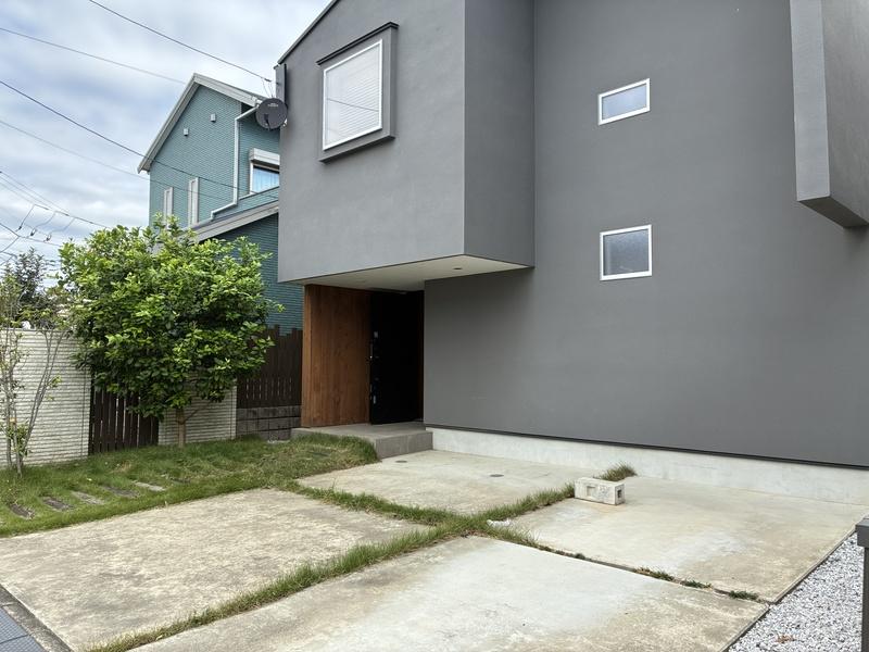 藤沢市辻堂六丁目の賃貸物件/駐車スペースが広いのも嬉しいです