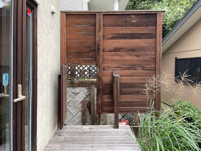 鎌倉市笹目町の売買物件/隣地との目隠し