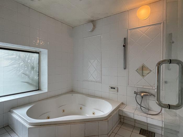 鎌倉市笹目町の売買物件/風呂場は長居するためのものと言わんばかり