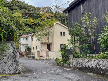 鎌倉市笹目町の売買物件/笹目を歩く、灯りに帰る