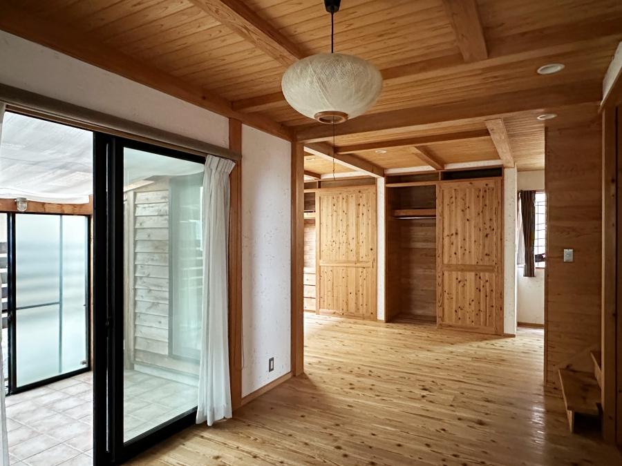 藤沢市鵠沼藤が谷三丁目の売買物件/1階洋室｜2部屋＋αつくれそうな空間ですが間仕切り壁やドアがありません