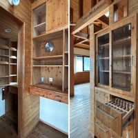 藤沢市鵠沼藤が谷三丁目の売買物件/左：パントリー｜右：造作のキッチン棚