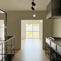 逗子市桜山九丁目の売買物件/LDK｜とにかく仕切りが無いので、キッチンからも海と山の景色が見えます