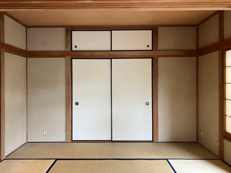 鎌倉市山ノ内の賃貸物件/1階和室1｜1階LDKから続きの和室。LDKとつなげれば約14帖の広さに。