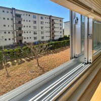 藤沢市辻堂西海岸二丁目の売買物件/仕事場スペースからの眺望｜向かいの棟との間はゆったりした空間で