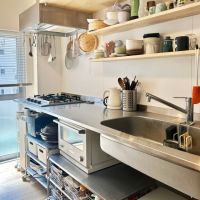 藤沢市辻堂西海岸二丁目の売買物件/キッチン｜システムキッチンのような引き出しも無いのでラックなど上手く活用しましょう