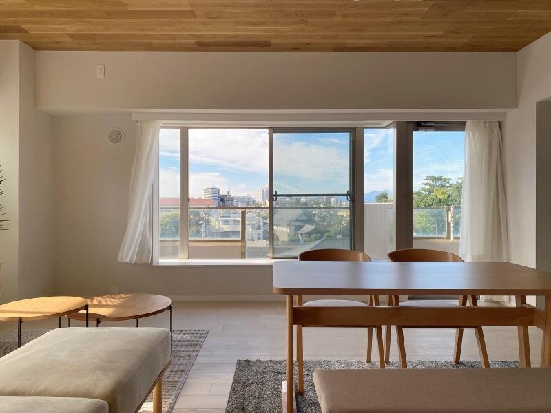 藤沢市鵠沼海岸一丁目の売買物件/川の向こうの学校の賑わいがやんわり聞こえます