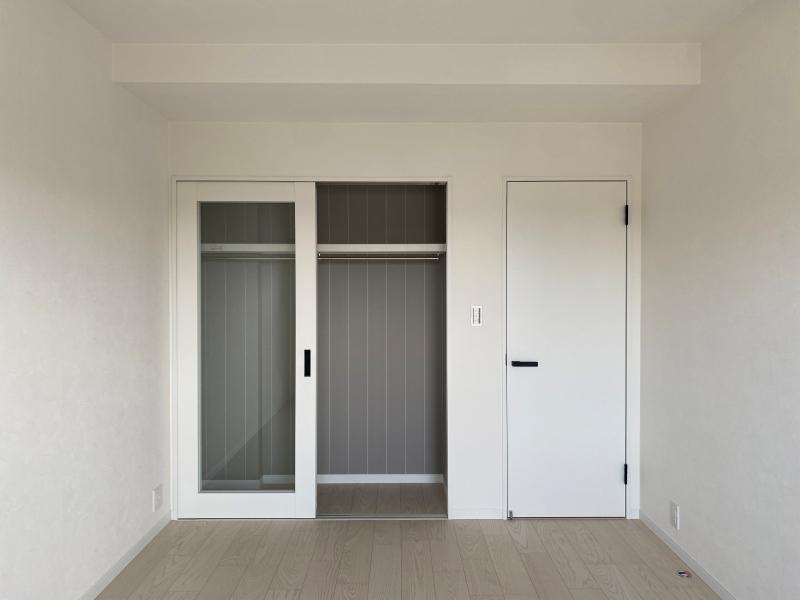 藤沢市鵠沼海岸一丁目の売買物件/洋室①│収納