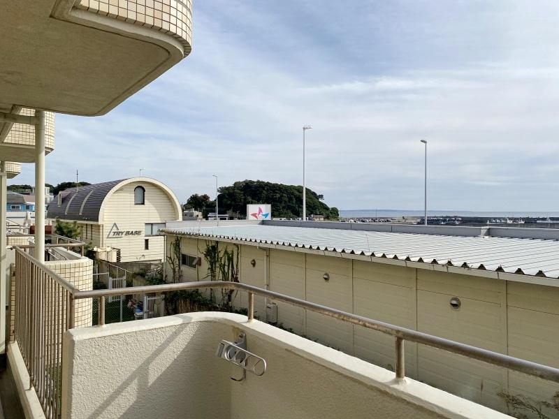 鎌倉市腰越三丁目の売買物件/バルコニー│左を向いたら小動岬