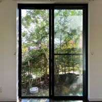 鎌倉市扇ガ谷一丁目の賃貸物件/1階区画の窓から｜コモレビがいい感じ