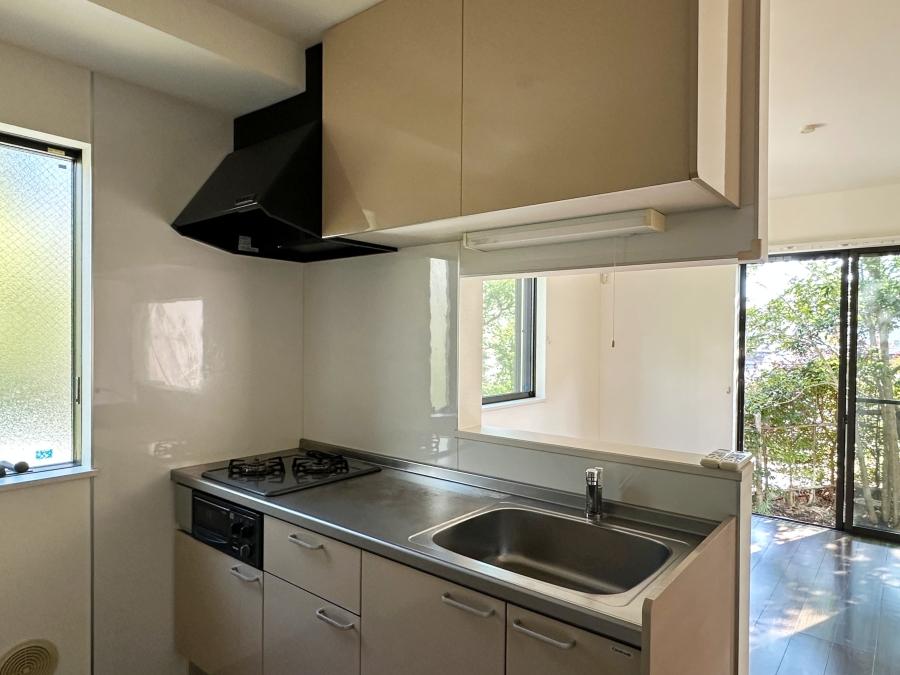 鎌倉市扇ガ谷一丁目の賃貸物件/1階区画キッチン｜緑を感じながら料理しましょう