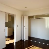 鎌倉市扇ガ谷一丁目の賃貸物件/2階区画洋室｜大きなクローゼットがあります