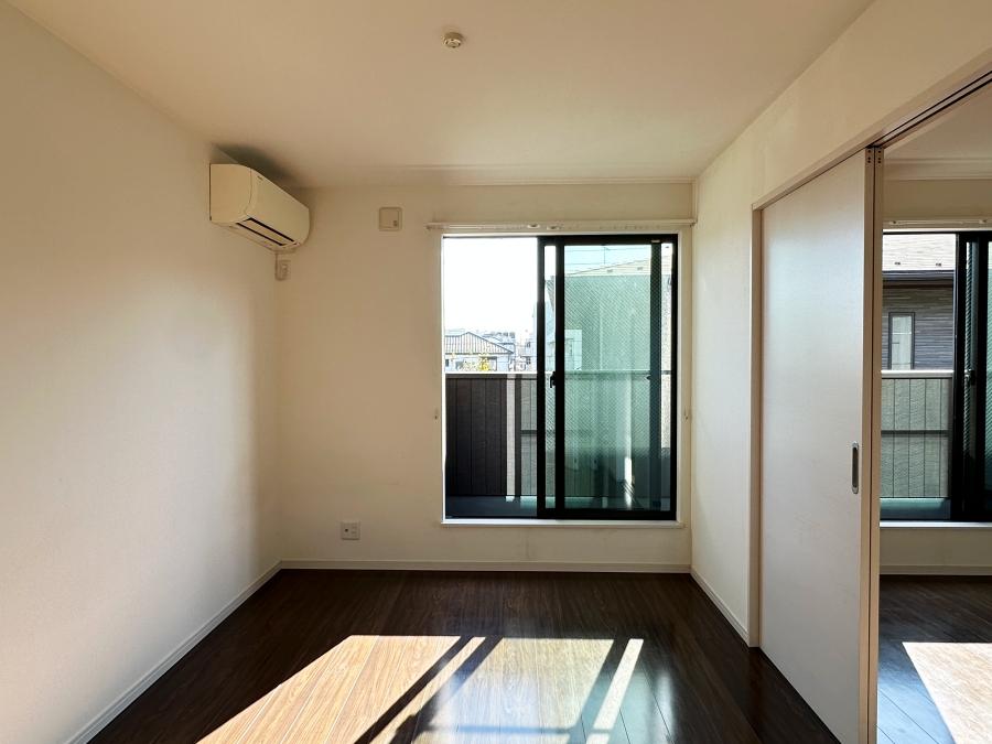 鎌倉市扇ガ谷一丁目の賃貸物件/2階区画洋室｜バルコニーの手すりは少し高め