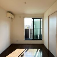 鎌倉市扇ガ谷一丁目の賃貸物件/2階区画洋室｜バルコニーの手すりは少し高め