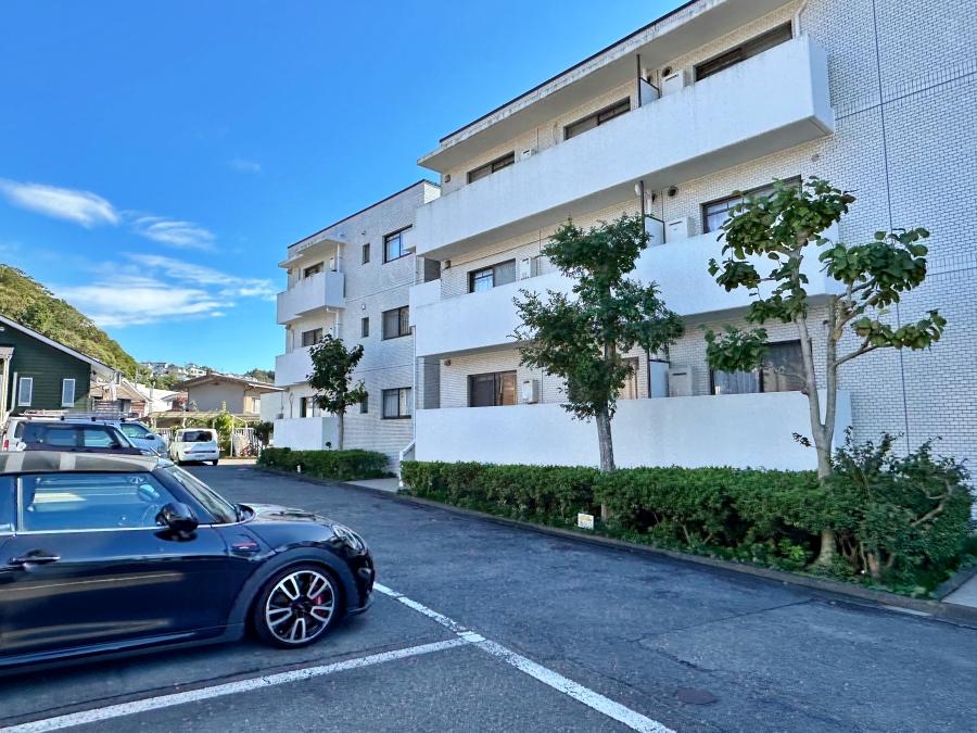 葉山町堀内の売買物件/外観｜駐車場が近いのも良い