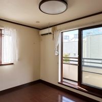 鎌倉市笹目町の賃貸物件/2階洋室その2｜こちらにはバルコニーがついています