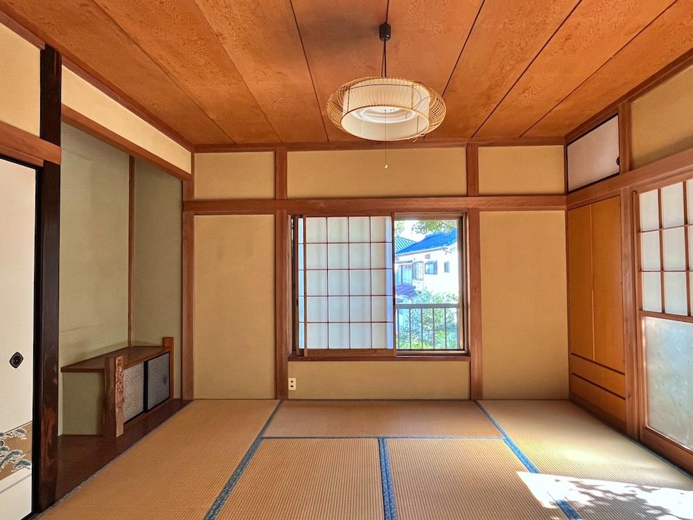 横須賀市秋谷一丁目の売買物件/主屋の和室は材料に勢いがある