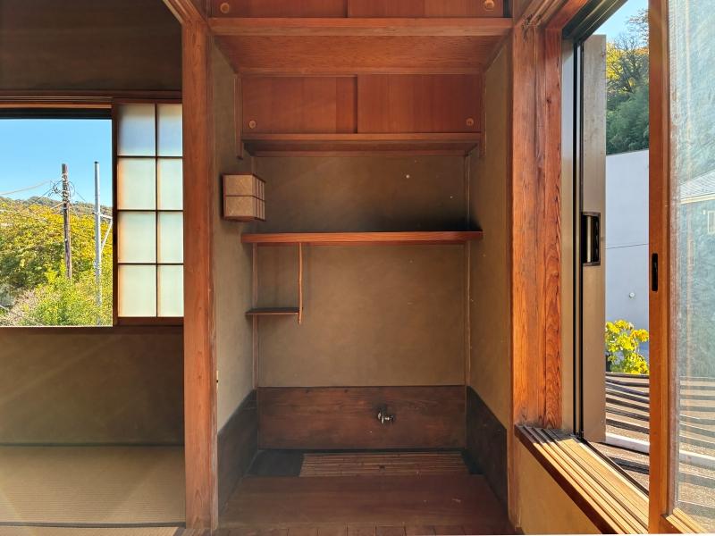 鎌倉市浄明寺二丁目の賃貸物件/2階 広縁｜和室の横にある水屋。こちらでお茶をたてる準備をします