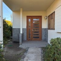 鎌倉市浄明寺二丁目の賃貸物件/外部｜たっぷりと軒下を確保したアプローチ