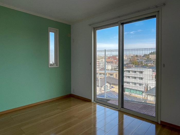 横浜市青葉区新石川一丁目の賃貸物件/北側でも抜けの眺望があるので明るく開放感があります