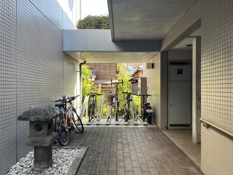 鎌倉市小町二丁目の賃貸物件/敷地内駐輪場