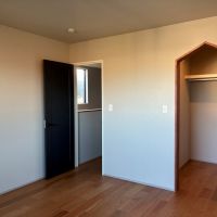 鎌倉市西鎌倉二丁目の売買物件/【B棟】主寝室。WICがついています。