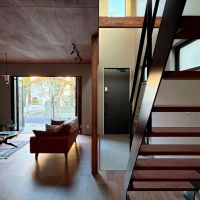 鎌倉市西鎌倉二丁目の売買物件/【A棟】板張りの天井と吹き抜けの対比がかっこいい